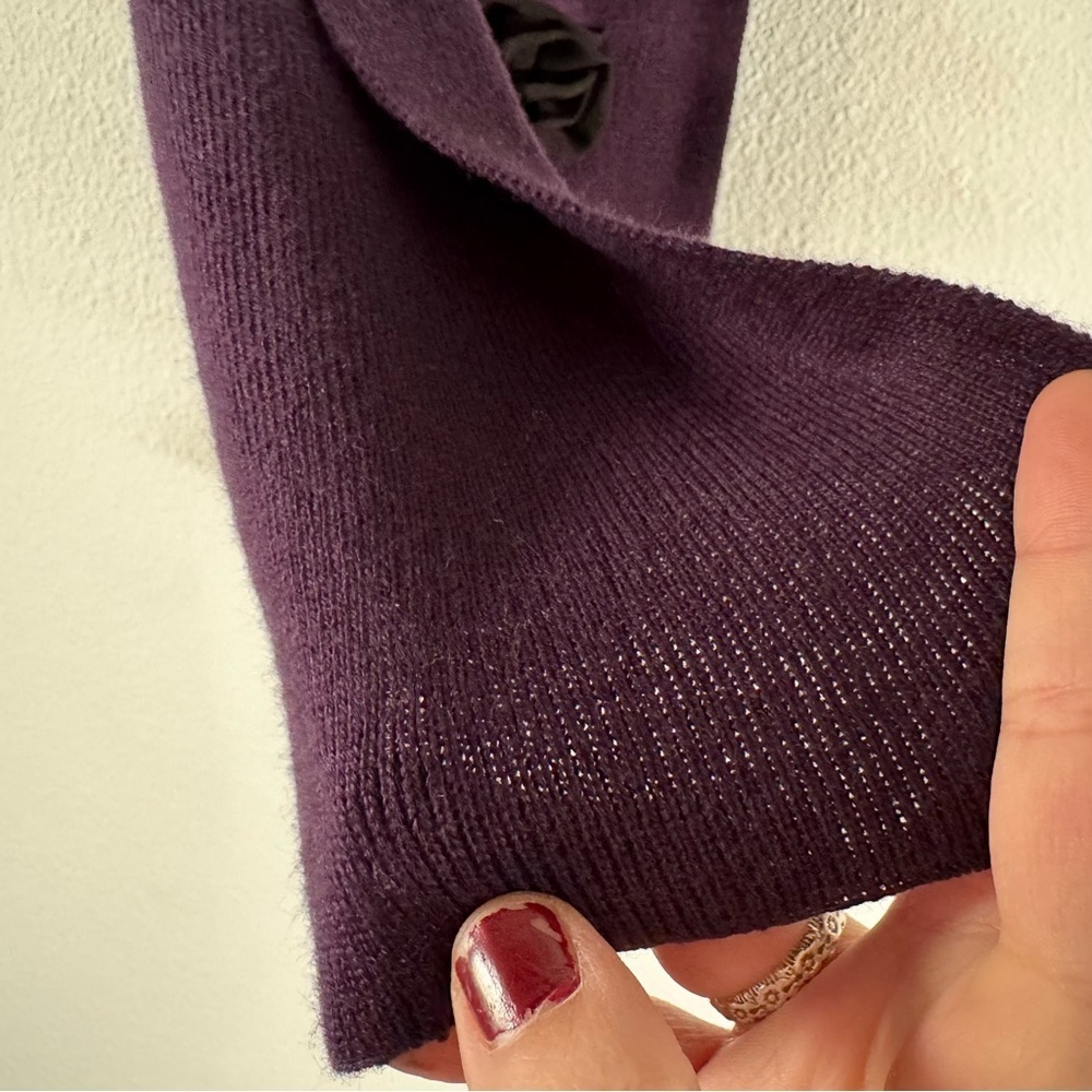 Vera Wang Soft Knit Fashion Scarf Floral Fabric Deep Purple Beet Accessory - Picture 3 of 7
